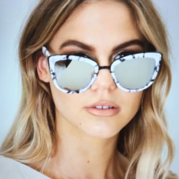 Quay Australia My Girl Sunglasses/NWOT - Picture 6 of 6